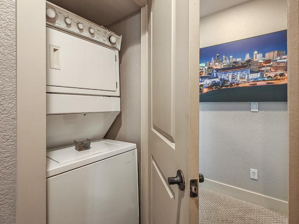 Quiet Plaza Two Bedroom 2 Bathroom Kansas City Kültér fotó