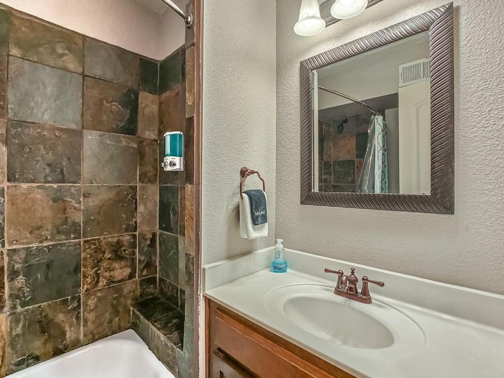 Quiet Plaza Two Bedroom 2 Bathroom Kansas City Kültér fotó